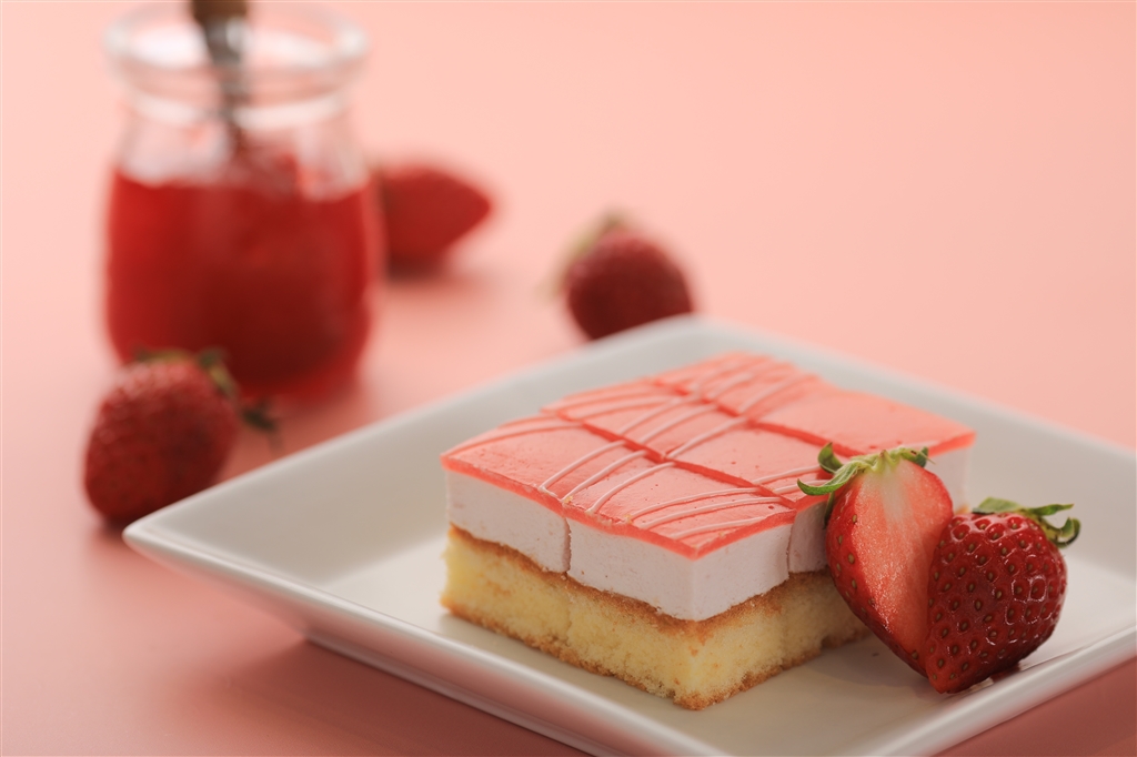 Bánh Mousse Dâu