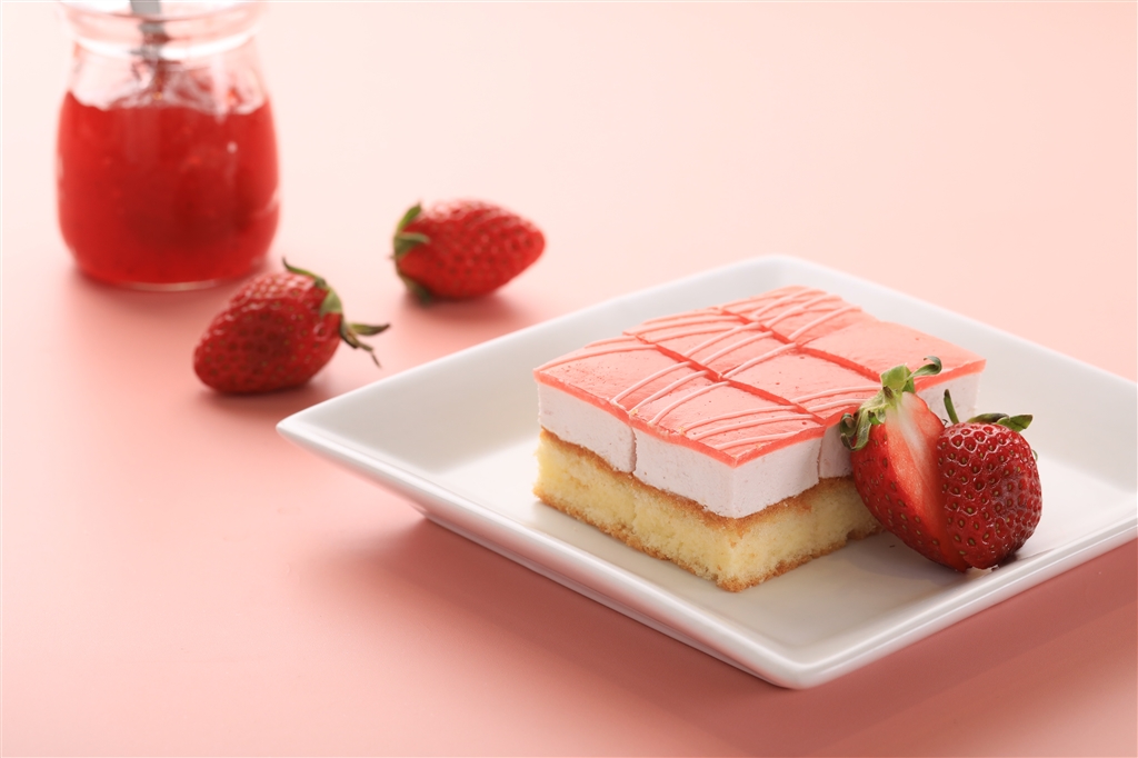 Bánh Mousse Dâu